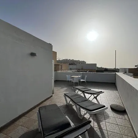 Spacious House With Roof-terrace Tatil Evi Mellieħa