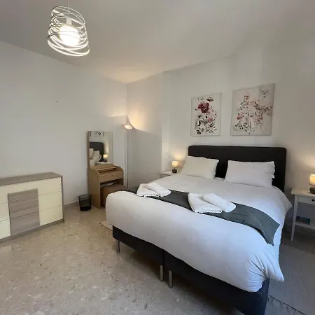 Tatil Evi Spacious House With Roof-terrace *